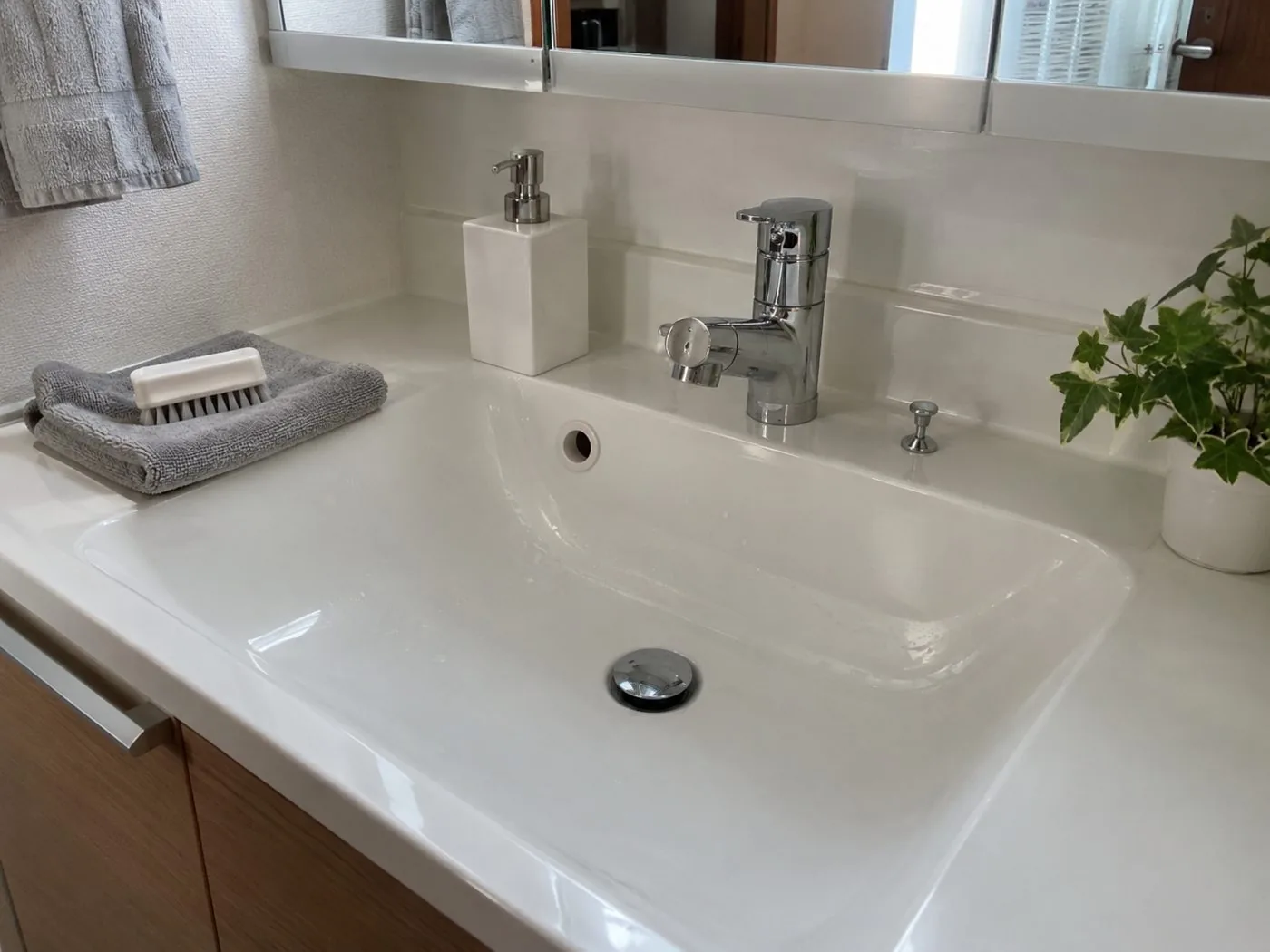 Clean sink
